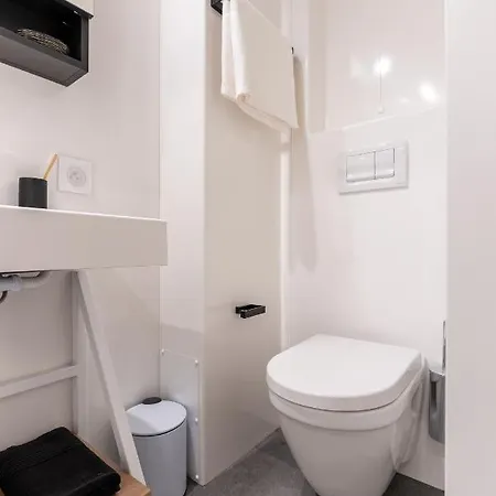 Ecla Paris 3*