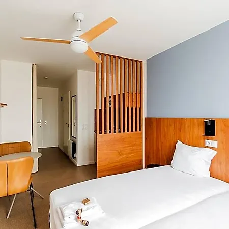 Ecla Paris 3*